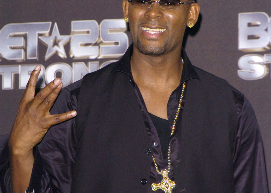 R,Kelly,In,The,Press,Room,For,Bet,Silver,Anniversary